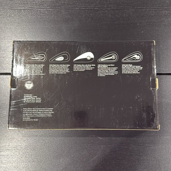 Harley-Davidson Collectible Limited Edition Tank Ornament Set - 2006 - Picture 9 of 12